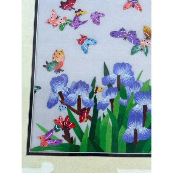 Suzhou Pure Silk Thread Embroidery Butterfly Garden Handmade Art Framed Sz 13x13 - Picture 5 of 10